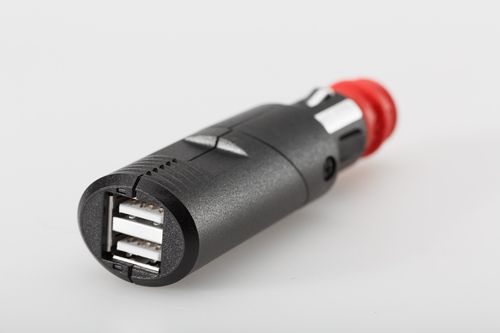 USB-Doppel-Ladebuchse mit Universalstecker
